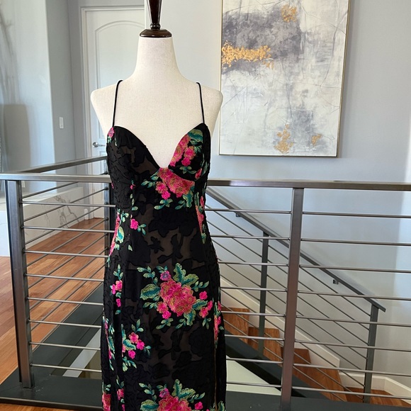 Michael Costello Savannah Gown in Fuchsia Floral - Picture 3 of 12